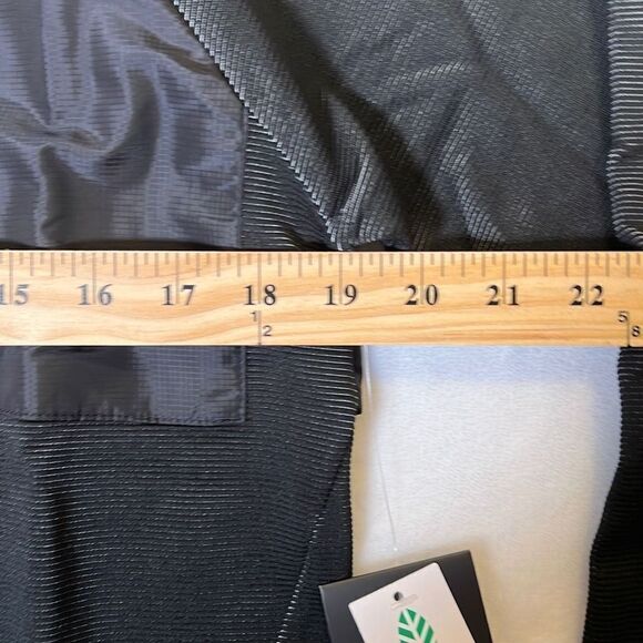New Balance Women's Q Speed Shift 1/2 Zip NWT- Medium - Picture 4 of 9